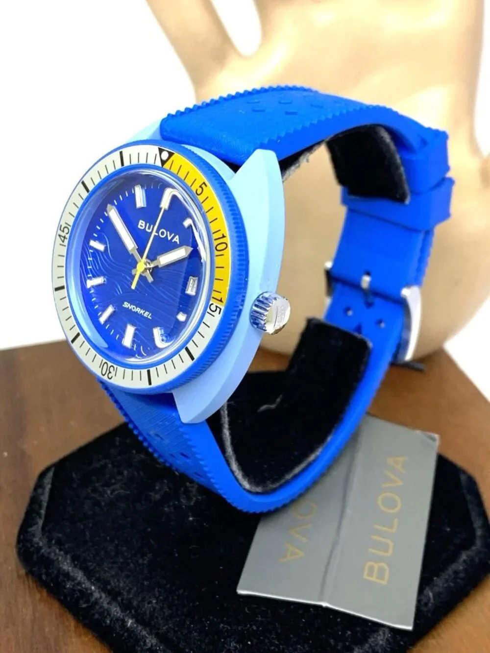 Bulova Men's Watch 98B445 Snorkel Blue Tang Fish Quartz Rubber Strap 41mm